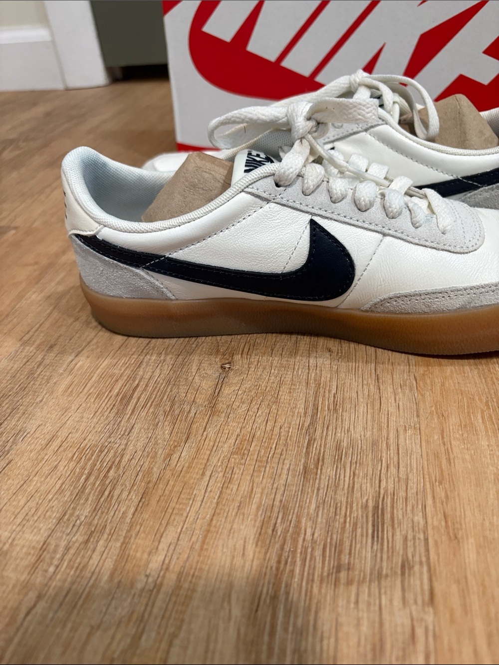 Nike Women’s Killshot 2 Sneakers in White/Black/Gum Sz 7 - Picture 8 of 10